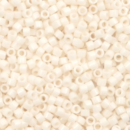 Miyuki kralen 11/0 delica's Opaque bisque white