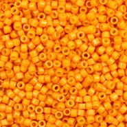 Miyuki kralen 11/0 delica's Duracoat opaque dyed kumquat orange DB-2104