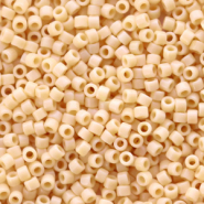 Miyuki kralen 11/0 delica's Opaque pear yellow DB-1131