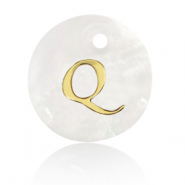 Schelp hanger special letter Q Gold-white (natuurlijke kleur)
