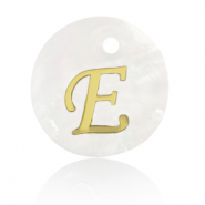 Schelp hanger special letter E Gold-white (natuurlijke kleur)