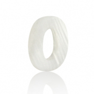 Schelp hanger special letter O White (natuurlijke kleur)