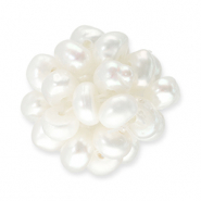 Zoetwaterparels clustered Natural white