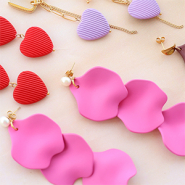 Nieuw 19-08-2024 Kleurrijke acryl kralen en bedels