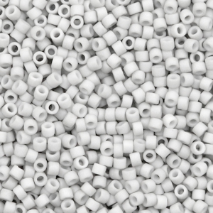 Miyuki kralen 11/0 delica's Opaque matte light smoke grey