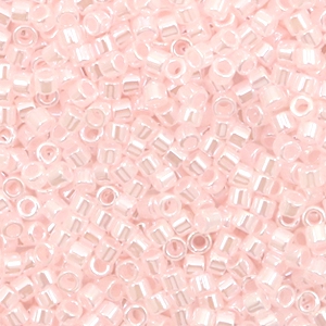 Miyuki kralen 11/0 delica's Ceylon baby pink