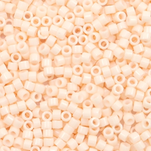 Miyuki kralen 11/0 delica's Opaque light peach
