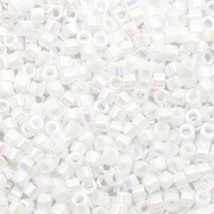 Miyuki kralen 11/0 delica's White pearl AB