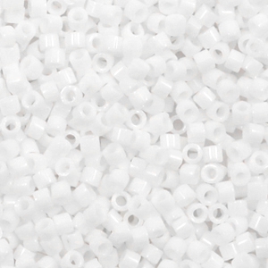 Miyuki kralen 11/0 delica's Matte AB white