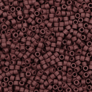 Miyuki kralen 11/0 delica's Opaque matte currant brown DB-1584