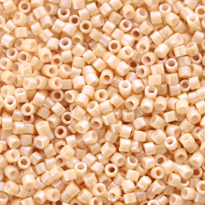 Miyuki kralen 11/0 delica's Ceylon light caramel beige DB-205