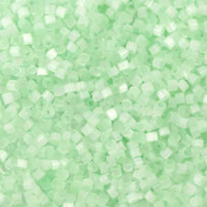Miyuki kralen 11/0 delica's Silk satin mint green DB-828