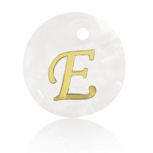 Schelp hanger special letter E Gold-white (natuurlijke kleur)