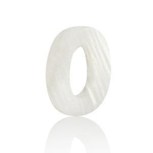 Schelp hanger special letter O White (natuurlijke kleur)