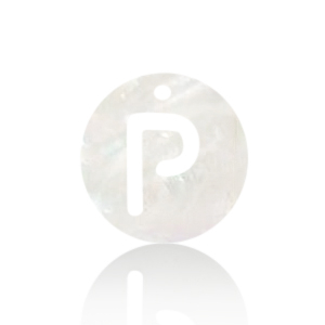 Schelp hanger special letter P White (natuurlijke kleur)