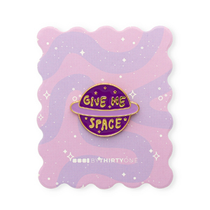 BY31&reg; Kaartje met pin "Give me space" Multicolour purple-yellow-gold