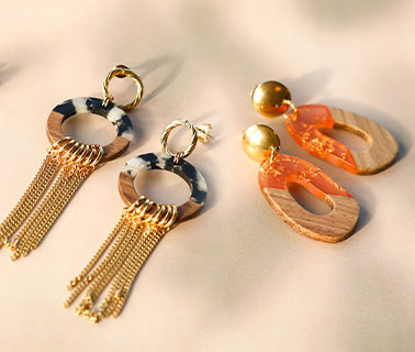 Hangers en kralen van resin / velvet Hangers en kralen van resin / velvet