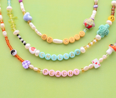 Shop nu kleurrijke acryl letterkralen