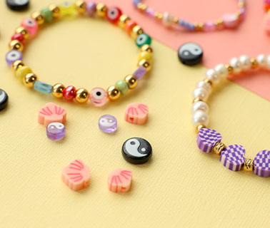 Shop nu polymeer en acryl kralen in vrolijke vormen!