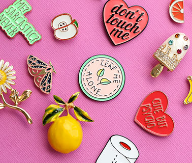 Nieuwe kleurrijke collectie broches en pins Nieuwe kleurrijke collectie broches en pins