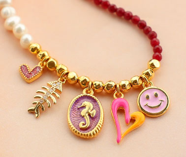 NEW! Vrolijke metaal bedels DQ met enamel en kralen