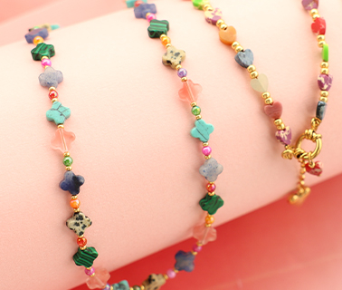 Brand New! Natuursteen kralen: hartjes & klavers