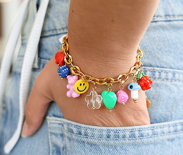 Nieuwe acryl kralen in dobbelstenen en hartjes