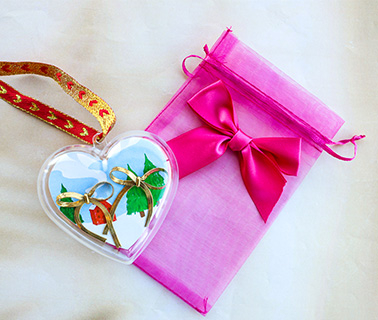 Just in: Organza zakjes en sierlijke ornamenten