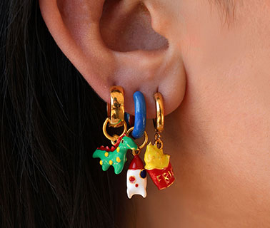 Nieuwe serie metalen bedels met enamel