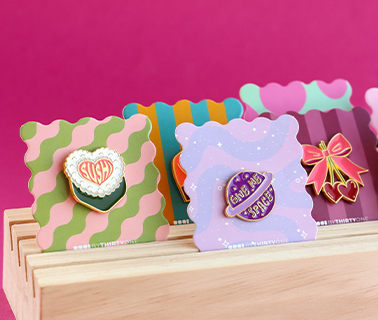 Trendy BY31&reg; sieradenkaartjes met pins