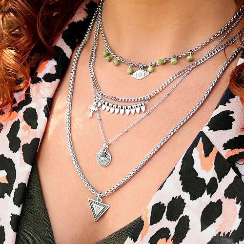 Een feestje met kettingen van stainless steel!