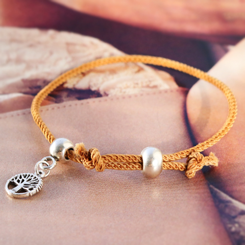 Armbanden maken met DQ trendy geweven koord doe je zo: