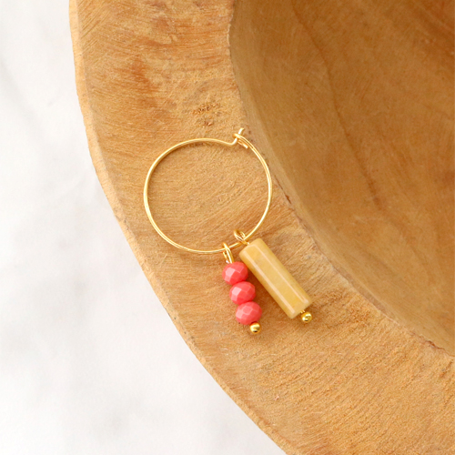 Kleurrijke stainless steel oorbellen maken doe je zo: