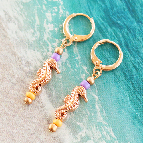 Deze zomerse sieraden maak je met onze nieuwe collectie DQ metaal: