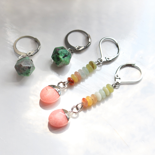  Met jasseron en natuursteen hangers maak je deze fantastische oorbellen: 