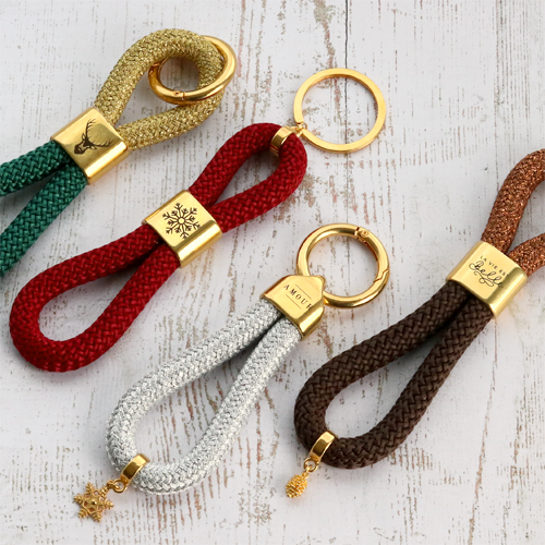 Deze winterse Mix & Match sleutelhangers kun je eenvoudig zelf maken: 