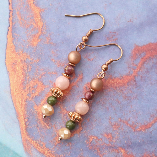 Met jade natuursteen kralen kun je deze leuke sieraden maken