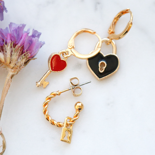 DIY: armbanden, oorbellen en kettingen met DQ metalen bedels