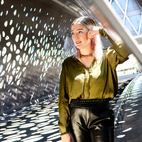 Laat je inspireren door de super vrouwelijke sensueel krachtig trend: