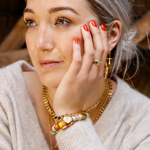 Get inspired: draag betekenisvolle sieraden bij de trend die we deze herfst en winter veel gaan zien: spirited comfort.