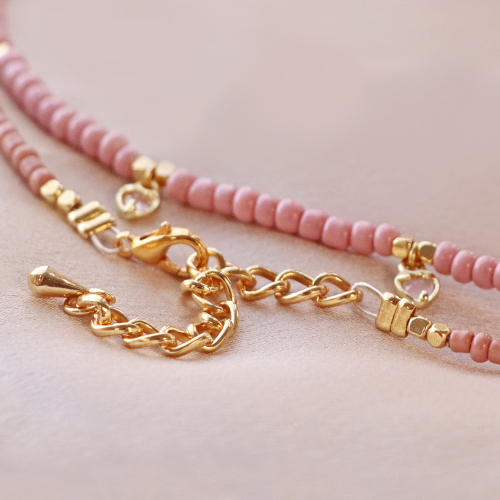 Verwerk kleine glaskralen rocailles in je kettingen