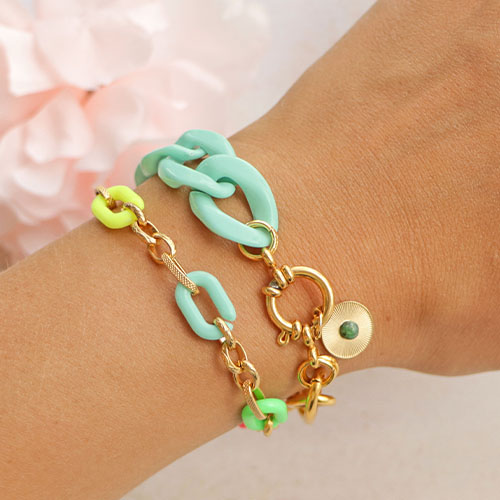 Ontwerp oorbellen, armbanden, kettingen en telefoonkoorden met acryl schakels