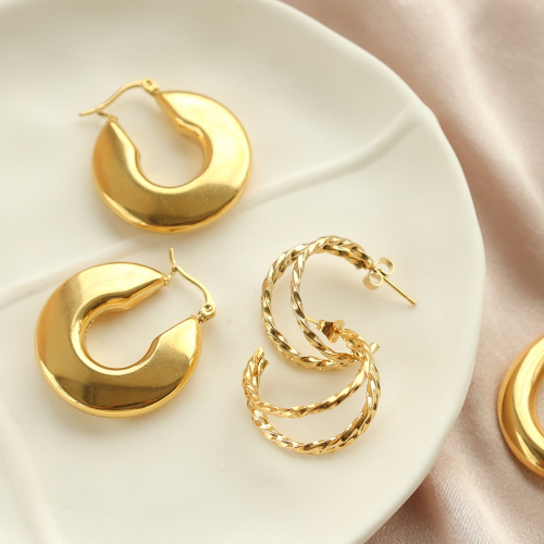 Zo combineer je kant-en-klare oorbellen van stainless steel