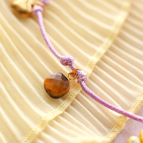 Ontwerp trendy kettingen met bedels van natuursteen