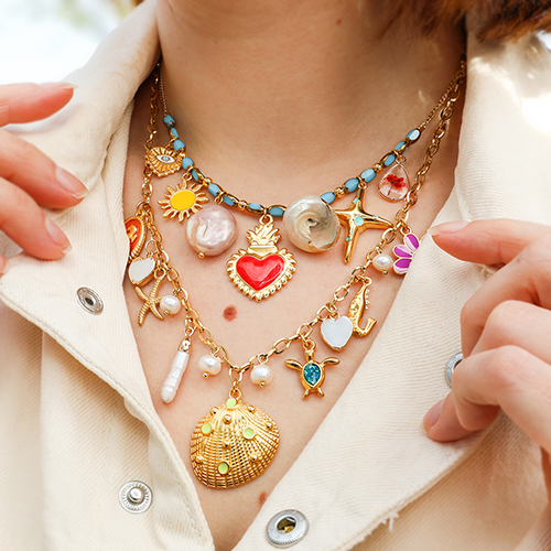 Zomerse sieraden inspiratie met metaal bedels DQ met enamel