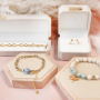 De mooiste displays en doosjes om jouw sieraden mee te presenteren: 