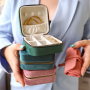 Handige compacte sieraden reisetui en reisdoosje